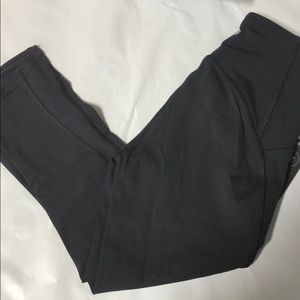 Lululemon mesh side Train Times Crop NWT Size 2